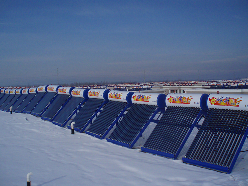 新疆太阳能厂家分享手动清理太阳能热水器的水垢妙招